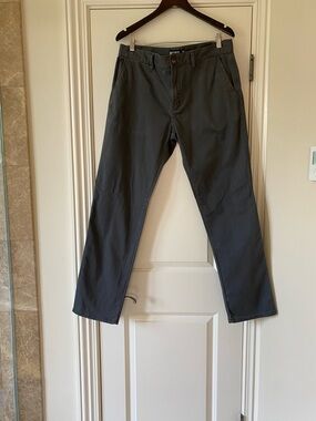 Men's Element Dark Gray Casual Pants. 34” waist